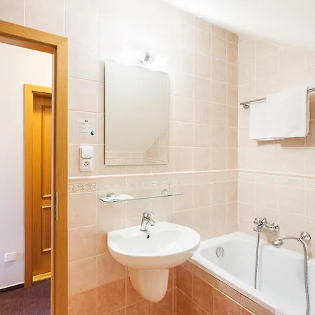 Готель Wellness Grand